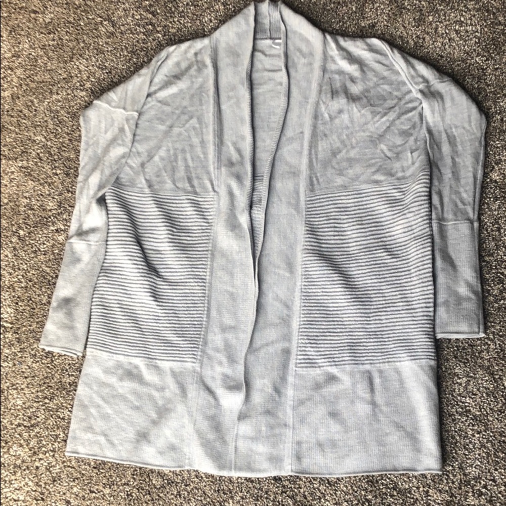 Lotus wrap, sweater with pockets